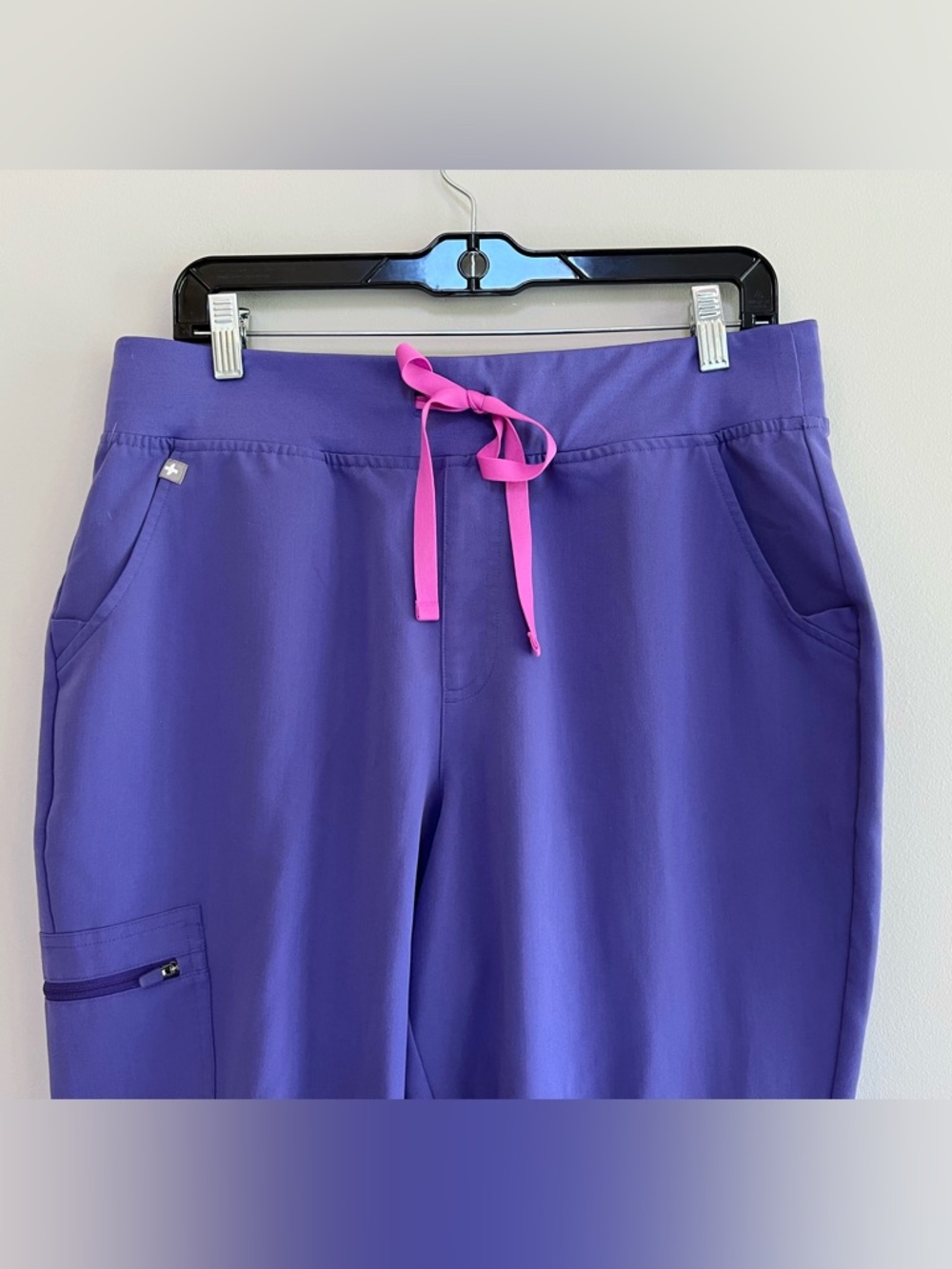 FIGS Zamora Jogger Scrub Pants in Purple w/ Pink Drawstring, size L/P - Picture 4 of 7